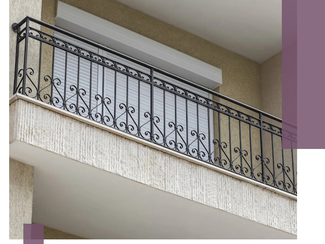 Балконные ограждения из металла и стекла в Благовещенске для домов